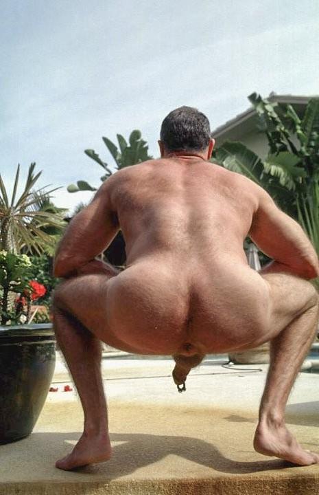 20P Mature hairy chested dude showing and jerking off in the garden