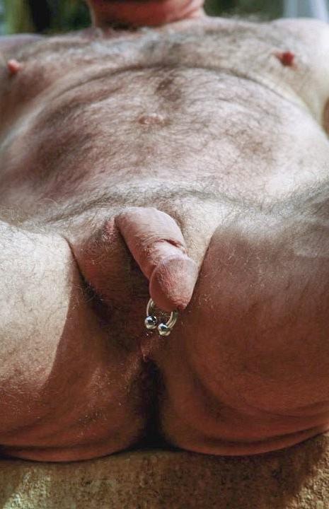 20P Mature hairy chested dude showing and jerking off in the garden