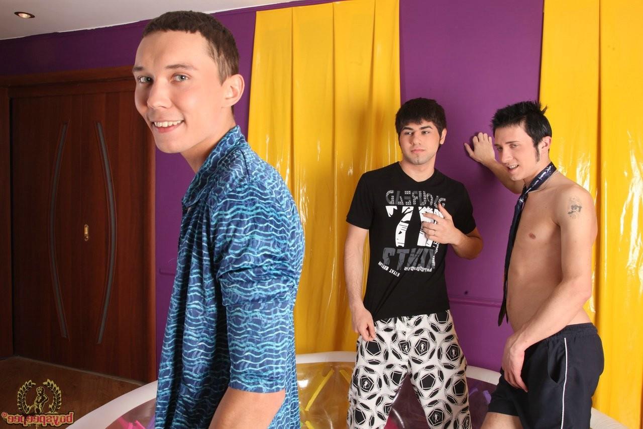15P Homo boys fuck a straight guy until he cums