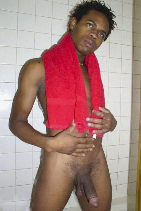 20P Blue eyed gorgeous ebony showering and showing off