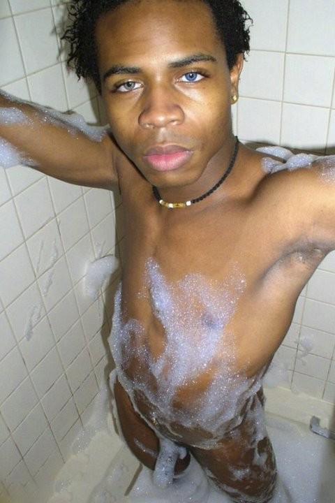 20P Blue eyed gorgeous ebony showering and showing off