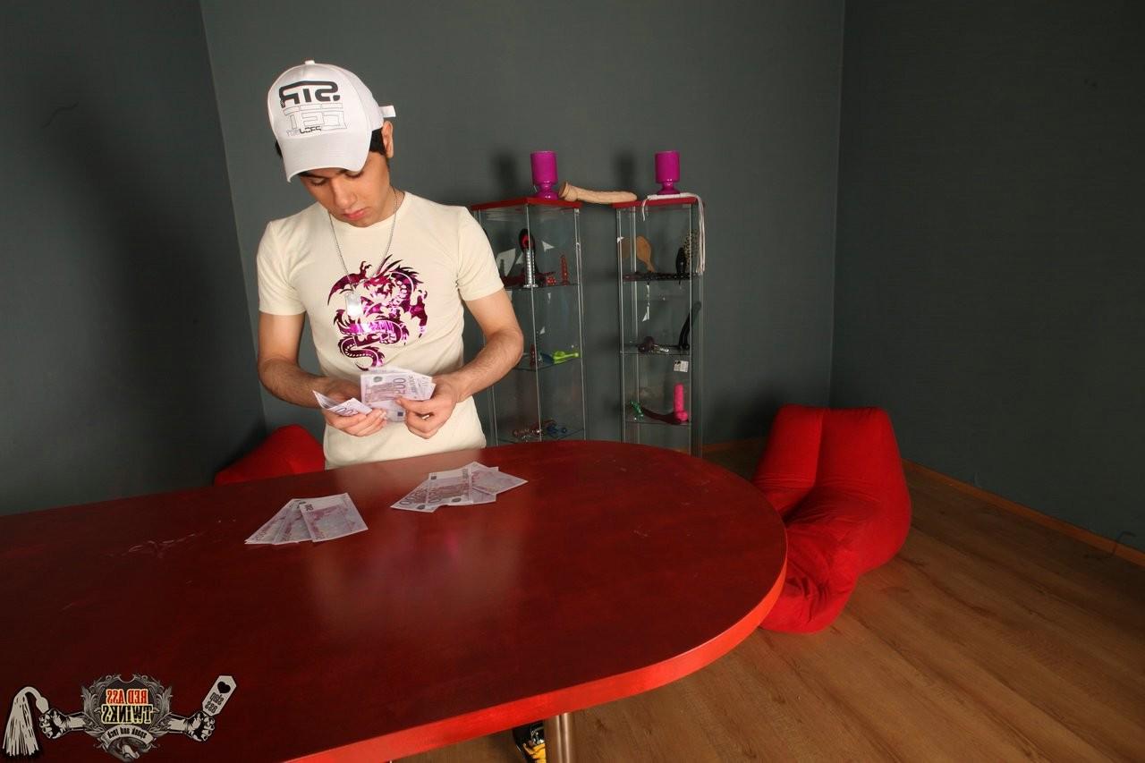 15P Straight guy gets paid good money to expose his ass for some gay spanking