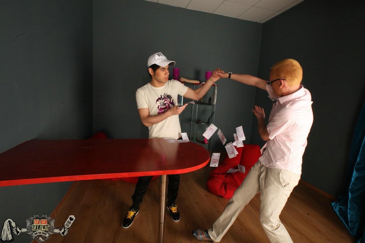 15P Straight guy gets paid good money to expose his ass for some gay spanking