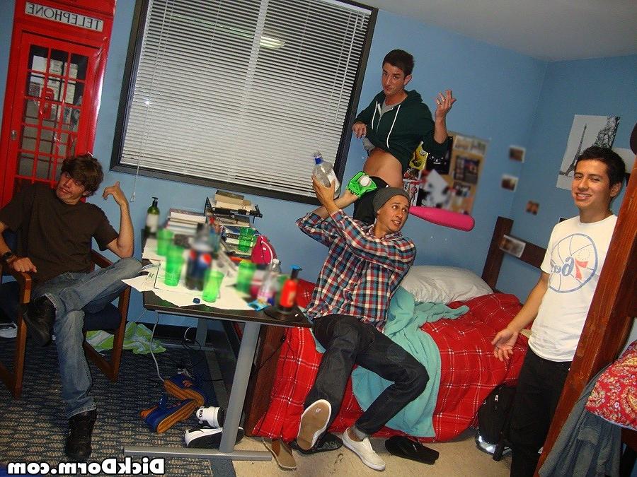 12P College sex party babes fucked and pounded hard real hot amateur pics