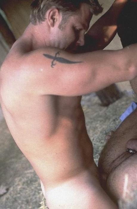 20P Two muscle bears mutual blowing and ass fucking on a hayloft
