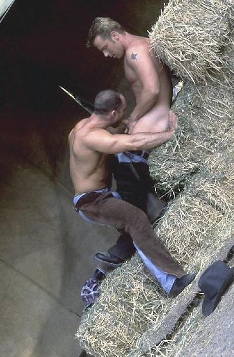 20P Two muscle bears mutual blowing and ass fucking on a hayloft