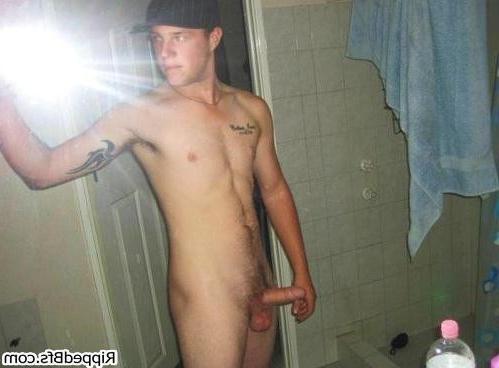10P Big chested dude flex up his muscles in front of the camera