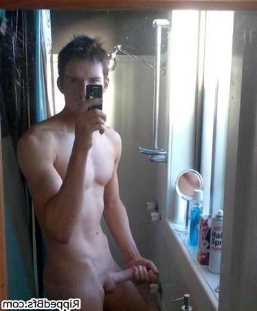 10P Big chested dude flex up his muscles in front of the camera