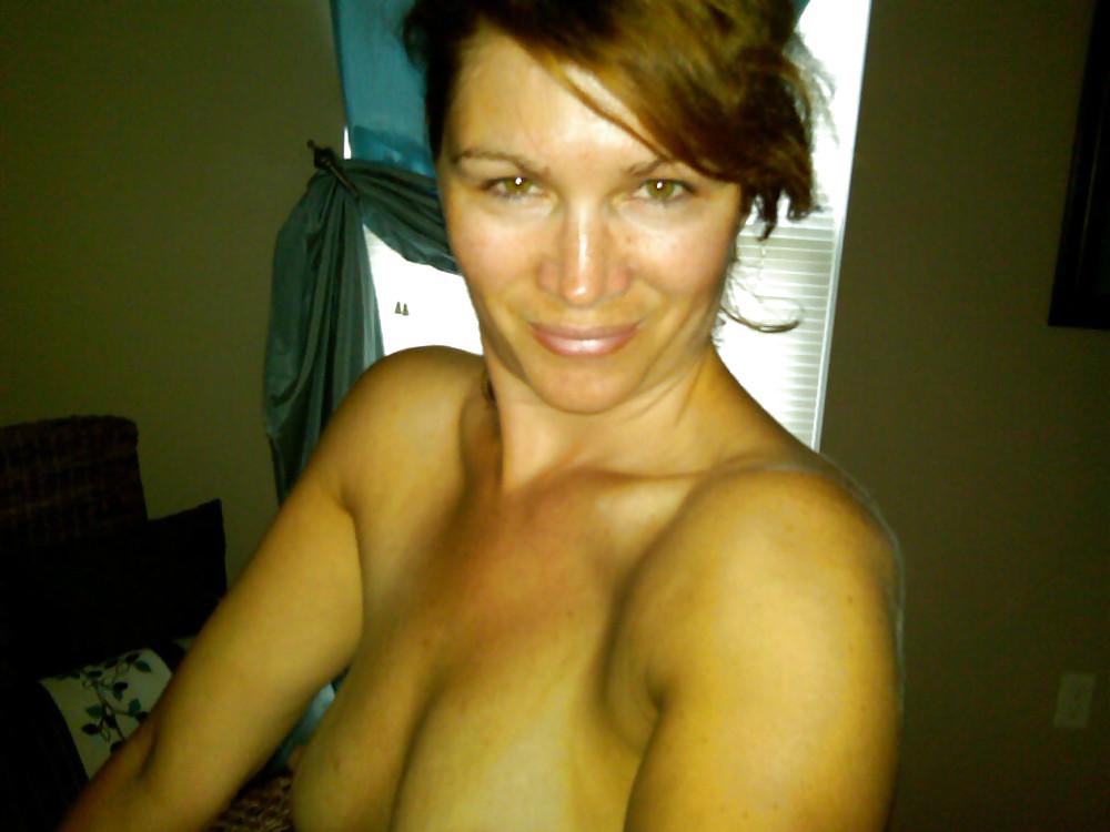 25P Self Shot Milf 2