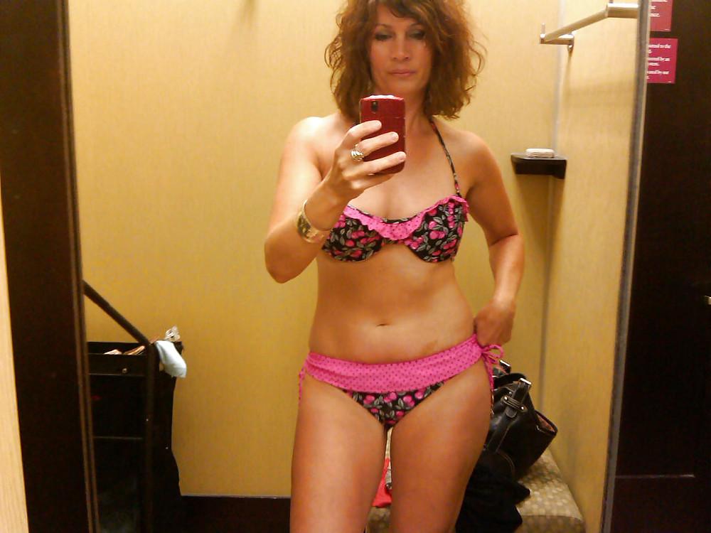 25P Self Shot Milf 2