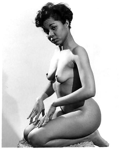 7P Unknown Ebony beauty from the Thirties