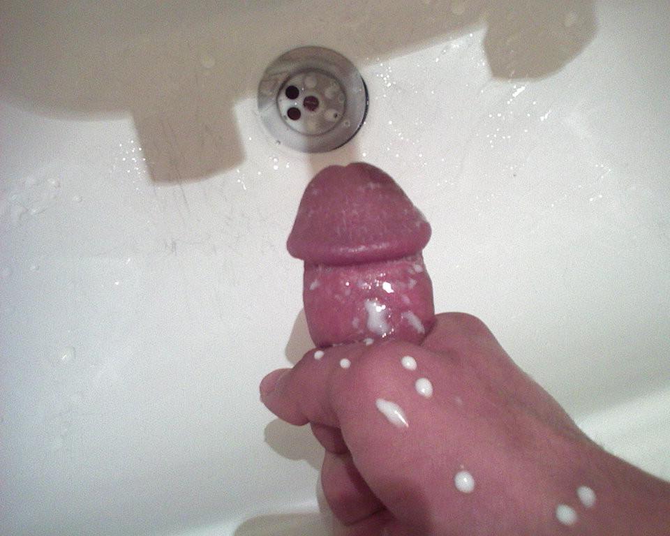 16P Pics of skinny blue eyed stud with big dick