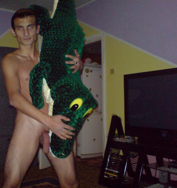 16P Pics of skinny blue eyed stud with big dick
