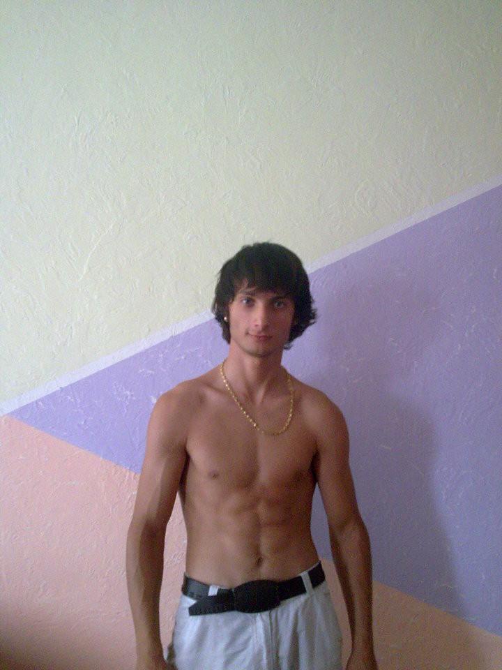 16P Pics of skinny blue eyed stud with big dick