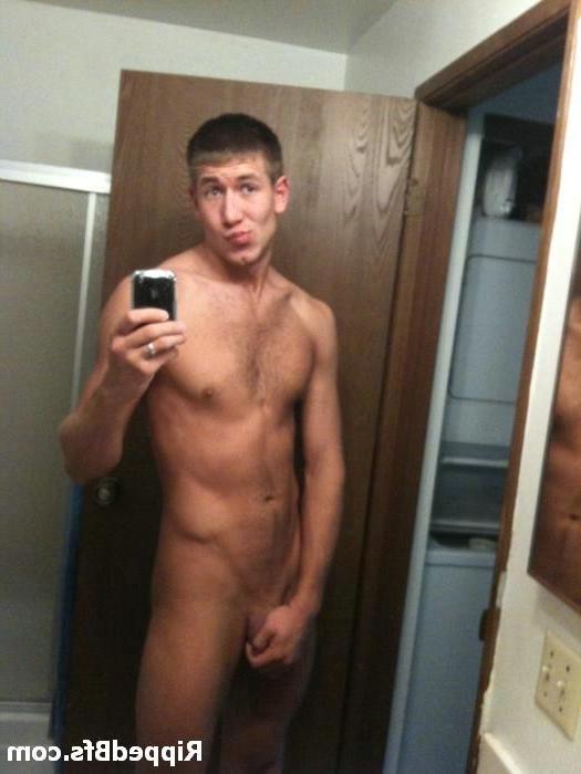 10P Big chested dude flex up his muscles in front of the camera