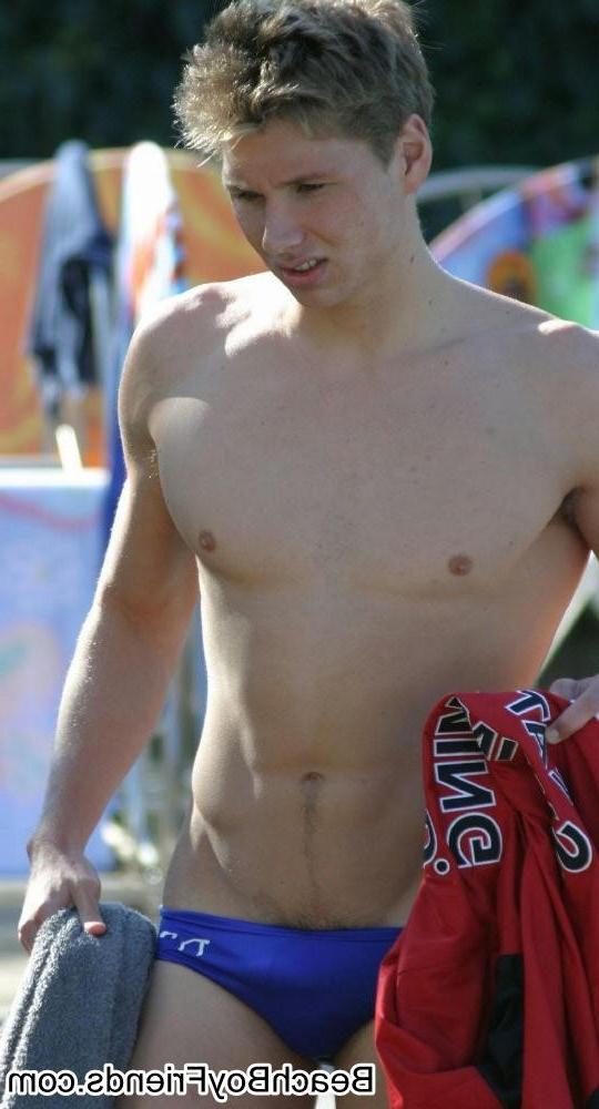 10P Hunk boys with muscular body are topless at the beach