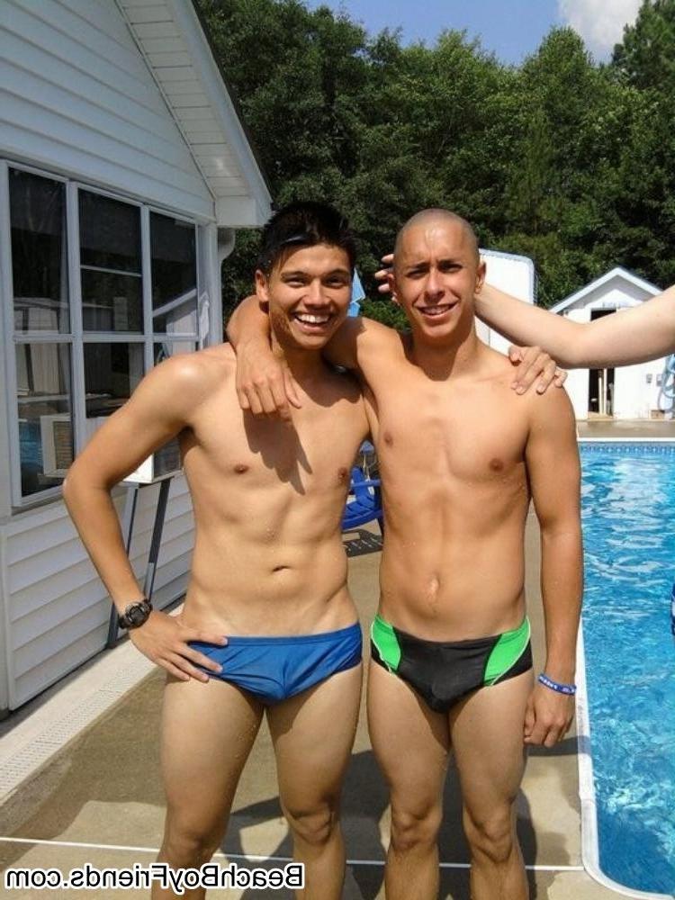 10P Hunk boys with muscular body are topless at the beach