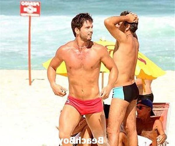 10P Hunks love being at the beach and showing their great bodies