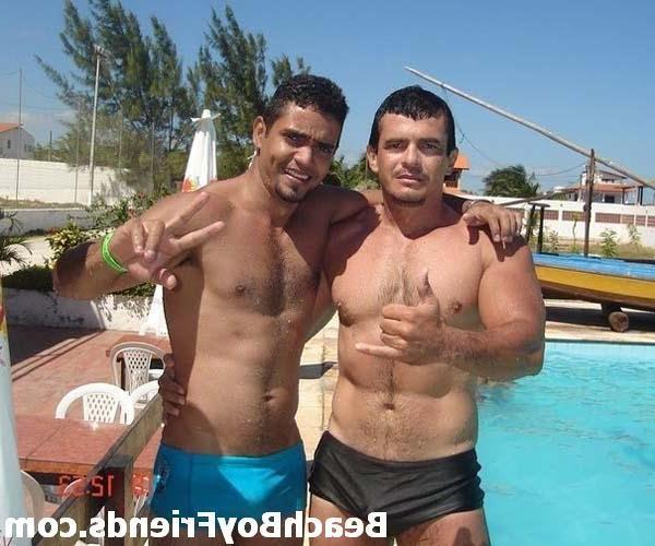 10P Hunks love being at the beach and showing their great bodies
