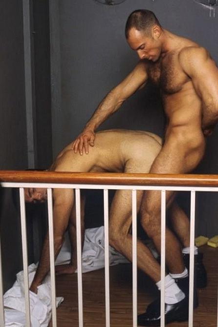 20P Hairy muscle dudes sucking, rimming and fucking in the dark
