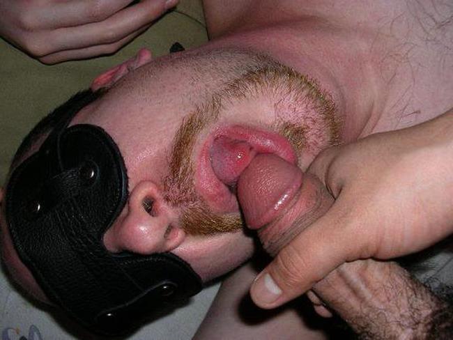 15P Guy with moustache sucks cock