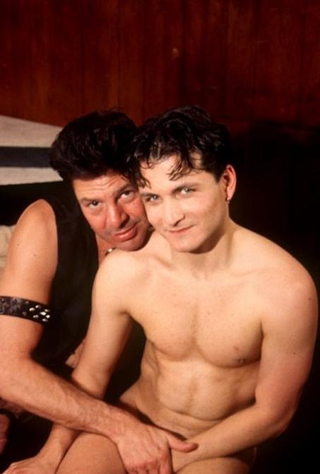 20P Smooth stud screwing a mature hairy chested dude in leather
