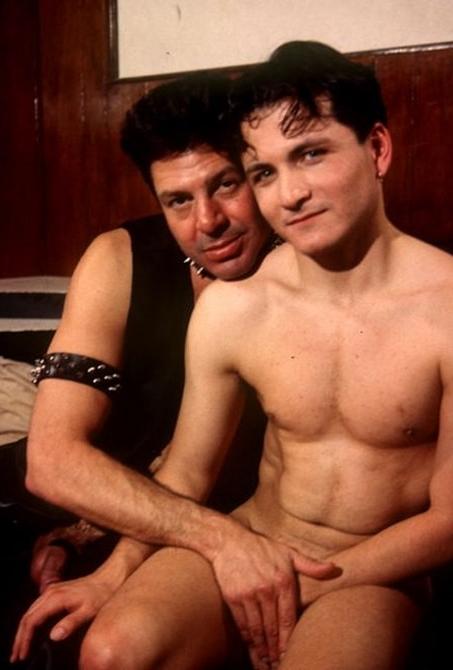 20P Smooth stud screwing a mature hairy chested dude in leather