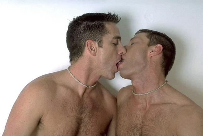 20P Well built bear couple enjoy sucking and cumming on one another