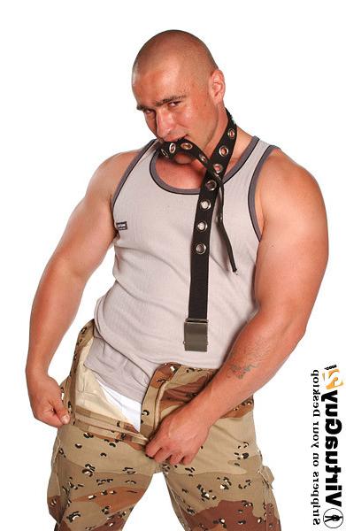 16P Handsome muscular guy posing nude