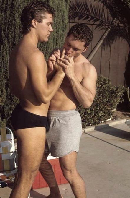 20P Two muscle bears having oral and anal and cum fun by the pool