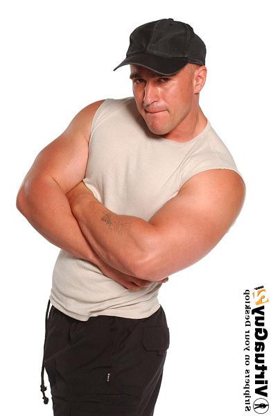 16P Handsome muscular guy posing nude