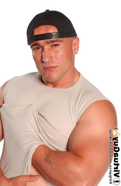 16P Handsome muscular guy posing nude