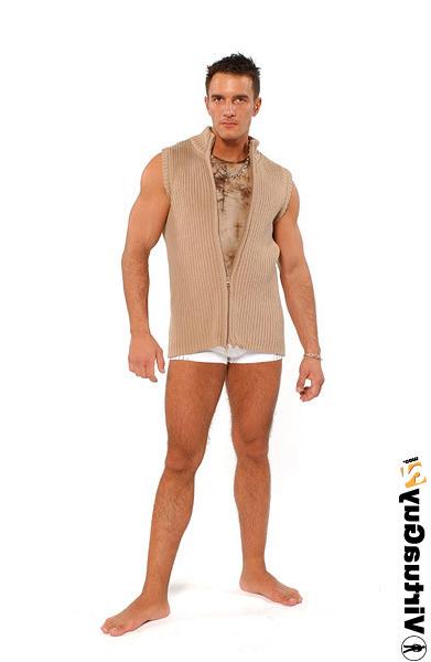 16P Handsome brunette guy posing nude