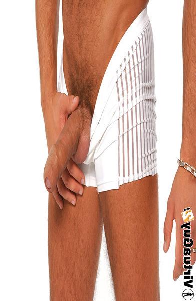 16P Handsome brunette guy posing nude