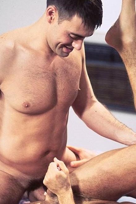 20P Trimmed muscle bears blowing and pounding pleasure in bedroom