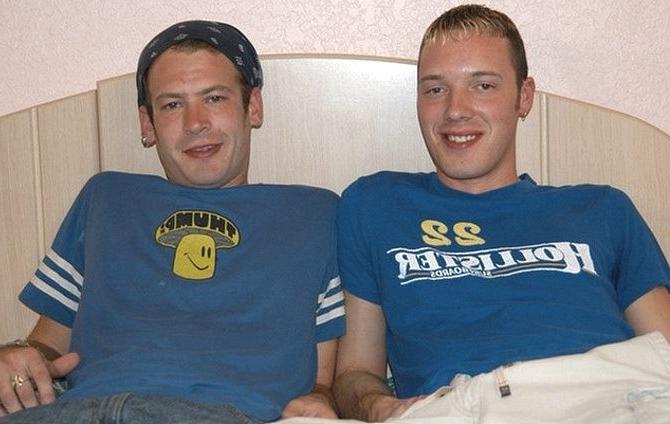 20P Hairy chested fellow and blond twink enjoy sucking and riding