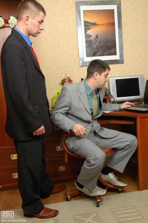 20P Kinky co-workers ready to discuss daily report after hard backdoor fucking