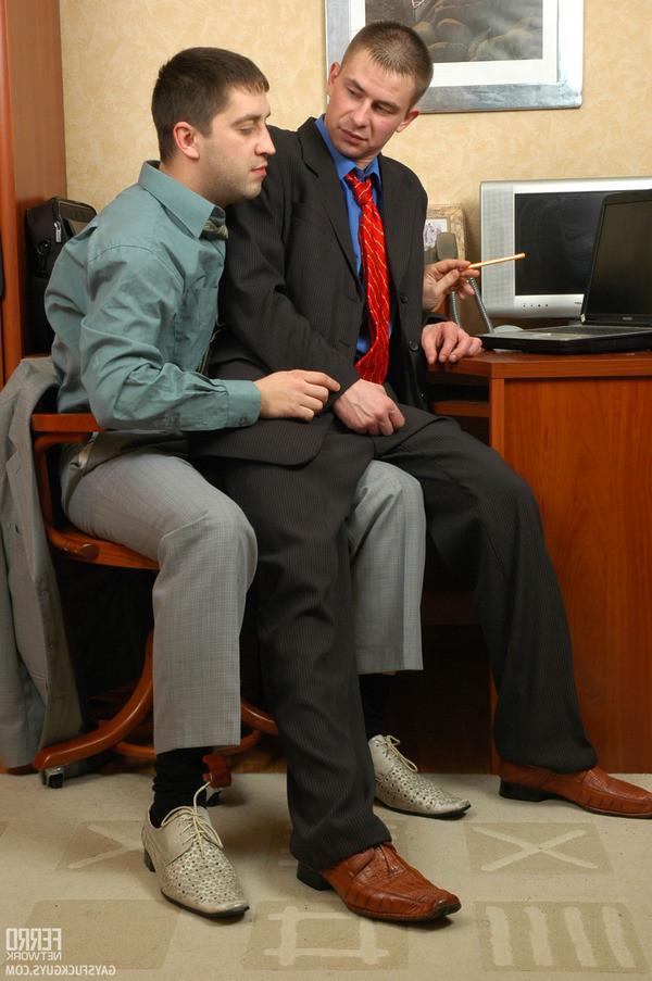 20P Kinky co-workers ready to discuss daily report after hard backdoor fucking