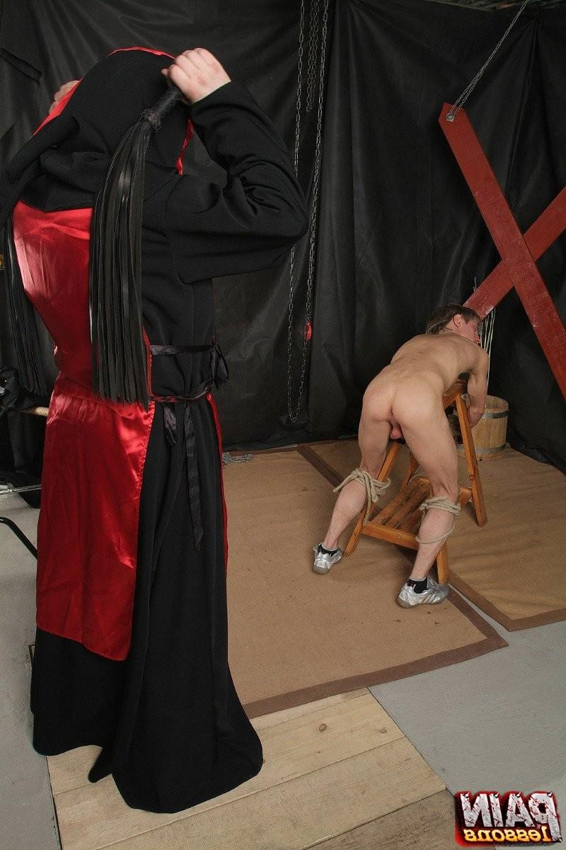 12P efenseless slave teased with a scorching flogger