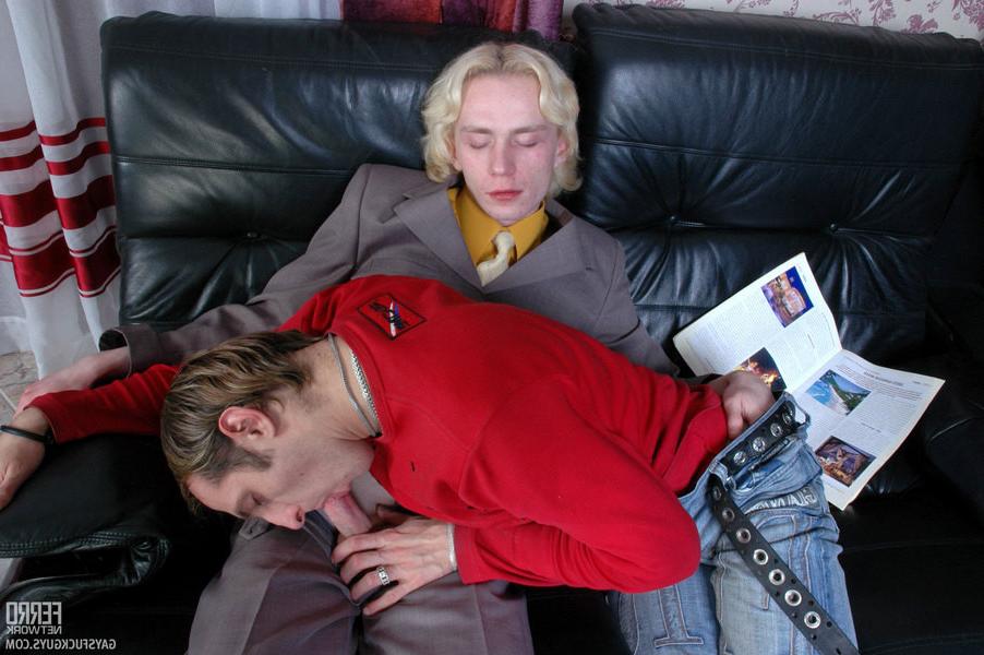 20P Hot guy diddling his ass eventually fulfilling his dream with gay co-worker