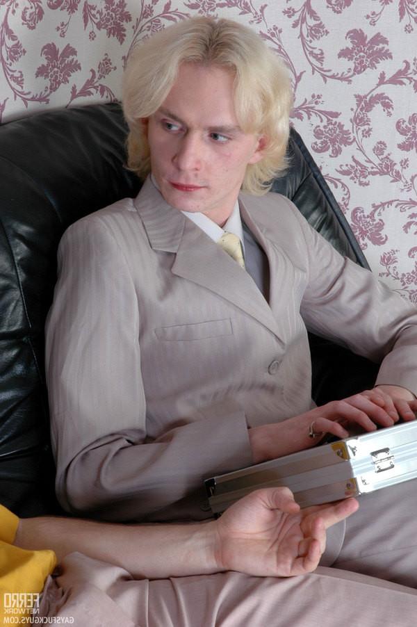 20P Hot guy diddling his ass eventually fulfilling his dream with gay co-worker