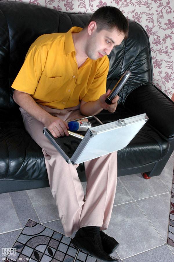 20P Hot guy diddling his ass eventually fulfilling his dream with gay co-worker