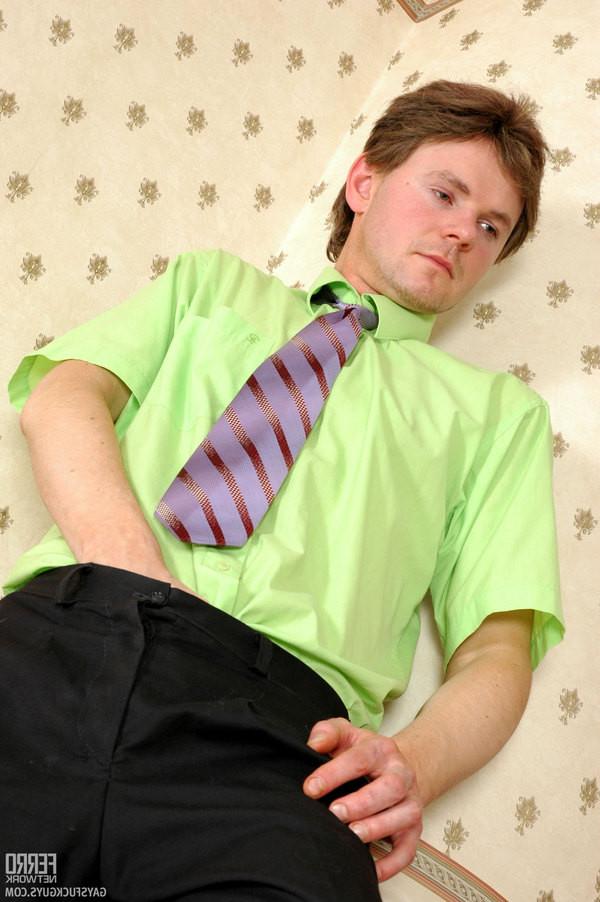 20P Sizzling hot straight guy revealing his wild side in his first anal gay sex