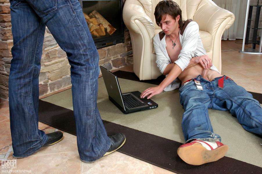 20P Usual meeting with friend unexpectedly results in the ass of straight guy