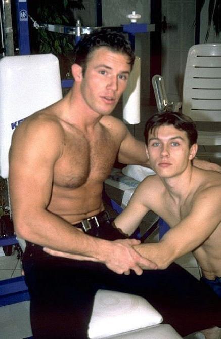 20P Muscle bear and fresh twink fucking and cumming delight in a gym