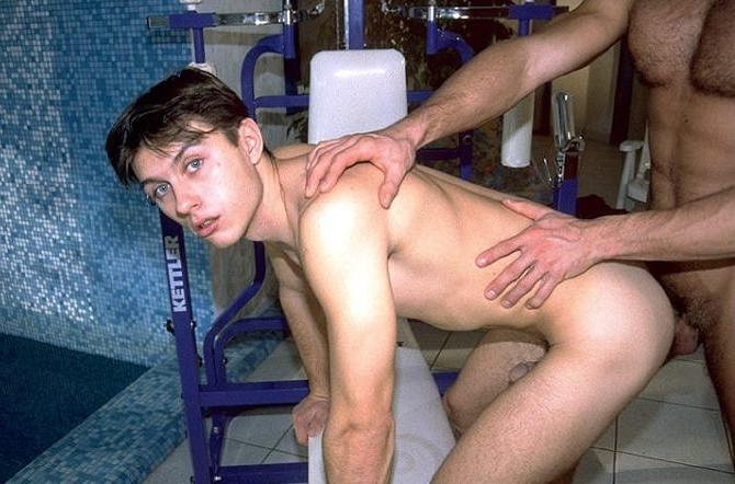 20P Muscle bear and fresh twink fucking and cumming delight in a gym