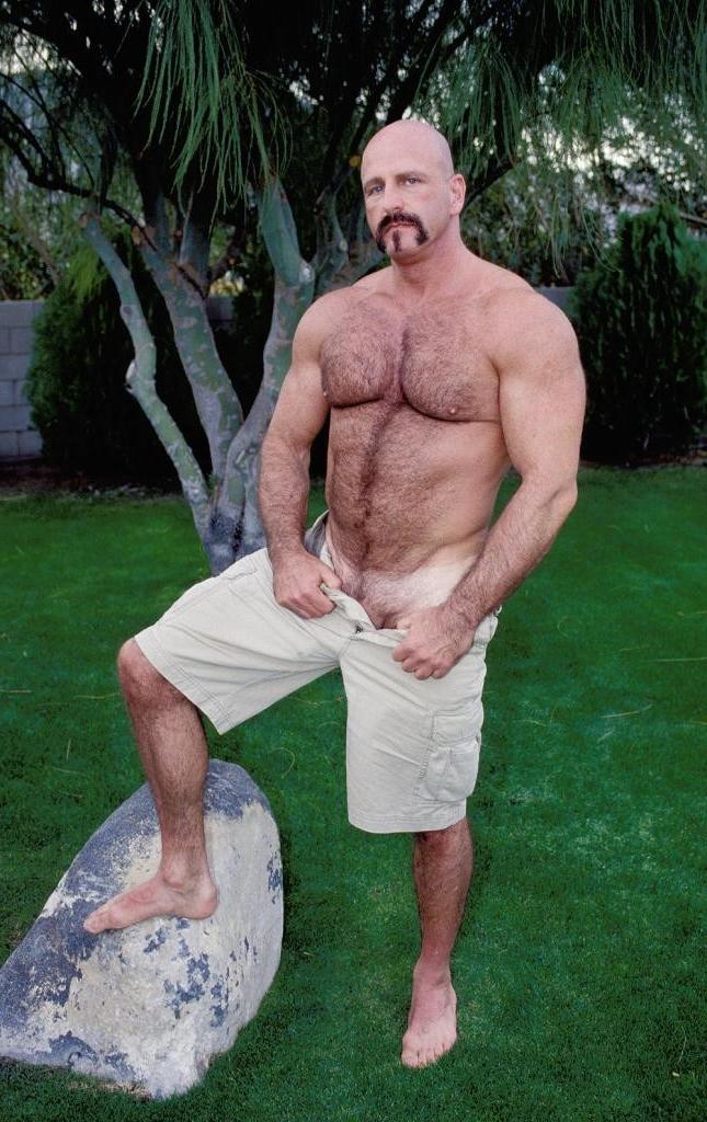 20P Stripping macho gay bear loves to tease and posed in outdoor