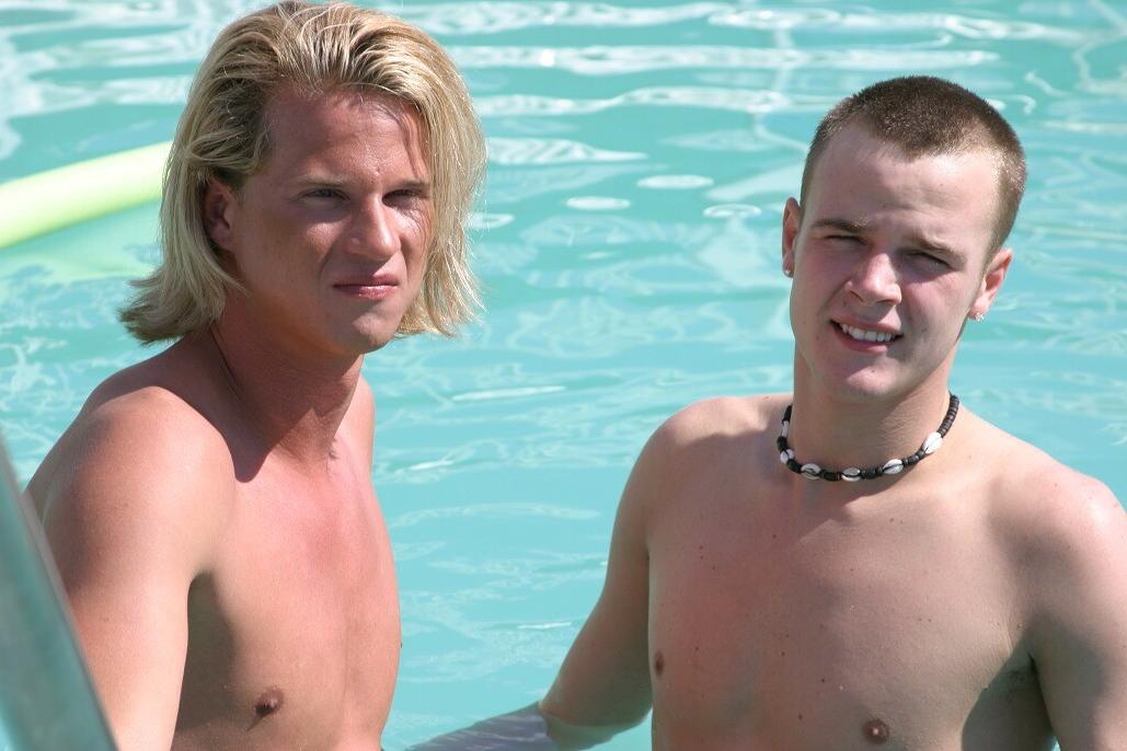 16P Sexy gay beach boys fucking and sucking each other in the pool