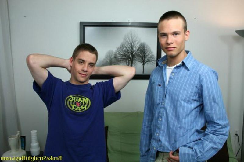16P Two young gay twinks mutual blowjob and deepthroat action