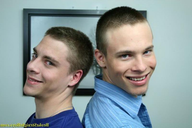16P Two young gay twinks mutual blowjob and deepthroat action